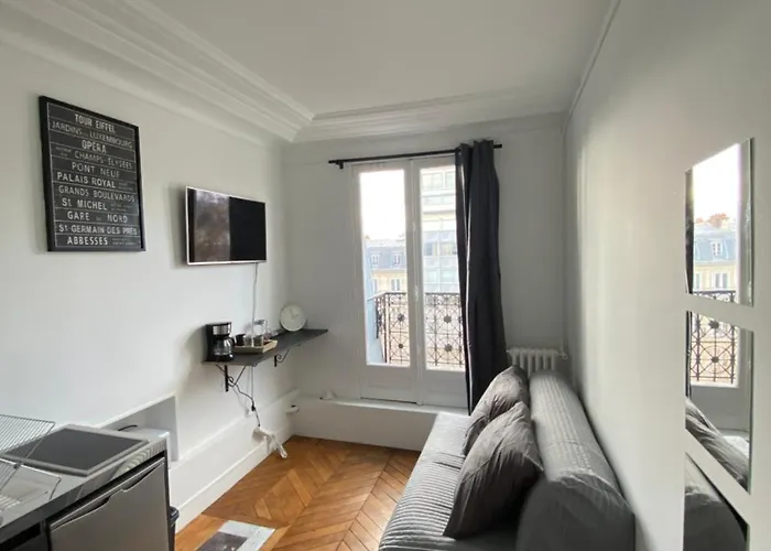 12m2 With View On Eiffel Tower * Paris