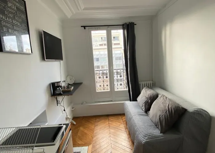 12m2 With View On Eiffel Tower Lägenhet