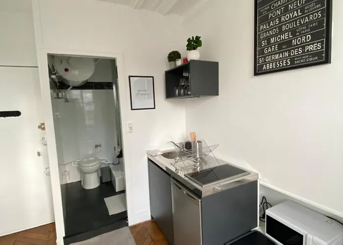 12m2 With View On Eiffel Tower Lägenhet