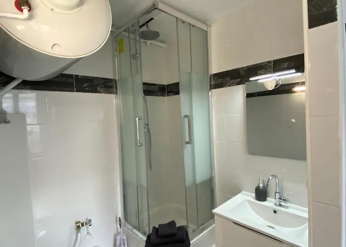 アパート 12m2 With View On Eiffel Tower