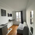アパート 12m2 With View On Eiffel Tower